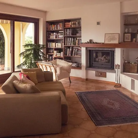 Lake View Villa With Garage And Ev Standard Plug